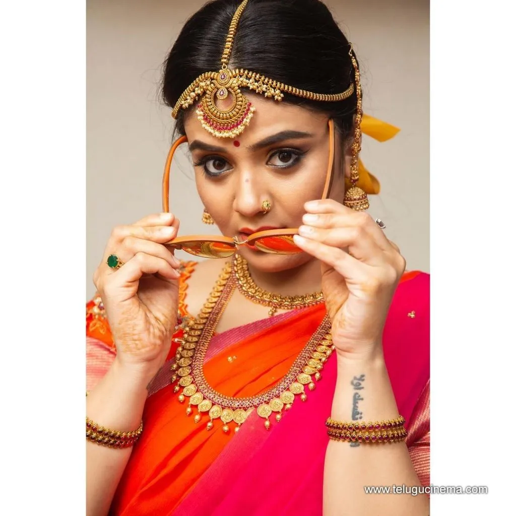 Sreemukhi Stills 05102100005