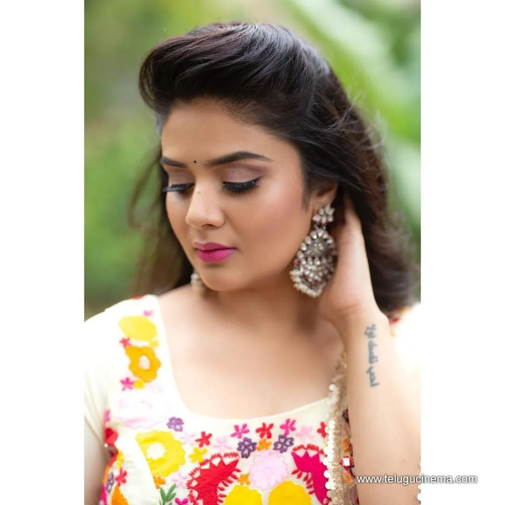 Sreemukhi Stills 11102100001