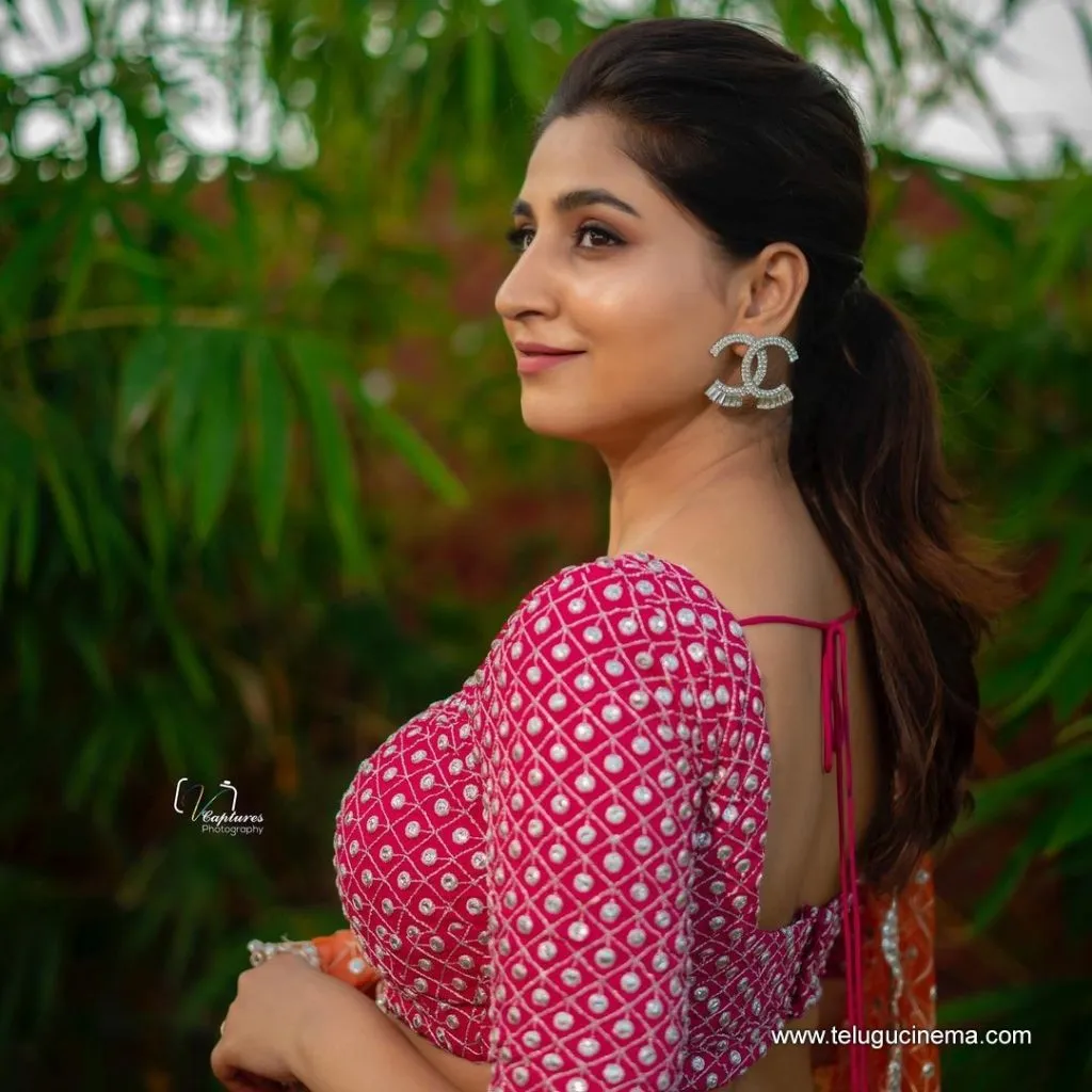 Varshini Stills 16102100001