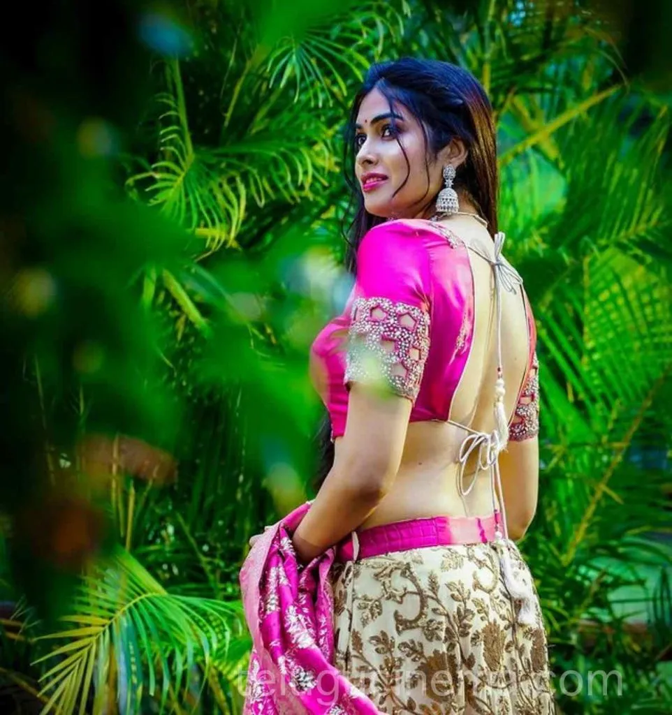 Divi Vadthya