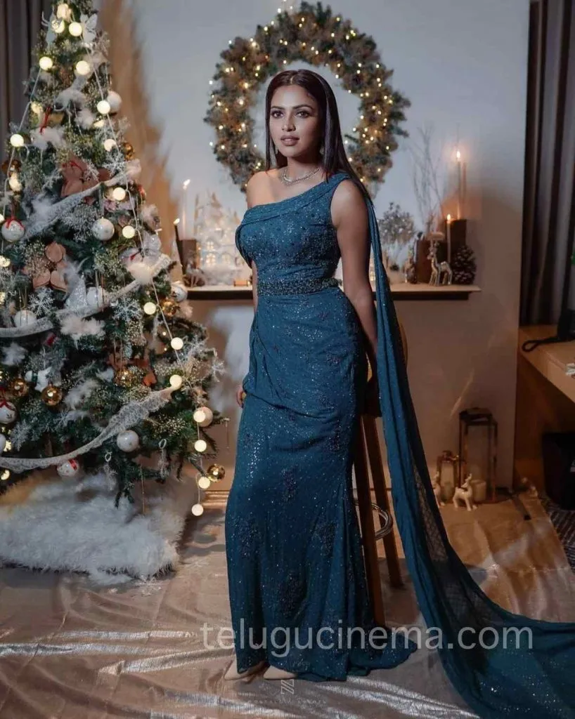 Amalapaul Nov144