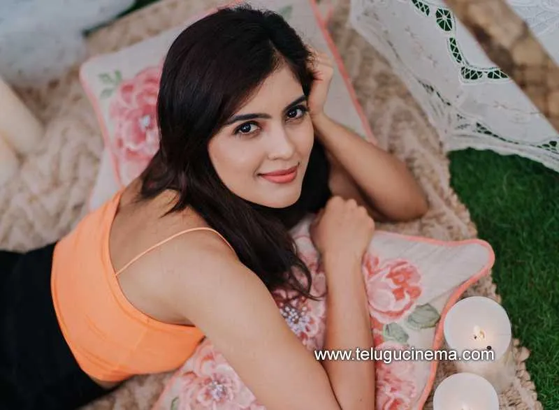 Amritha Stills 221121 001