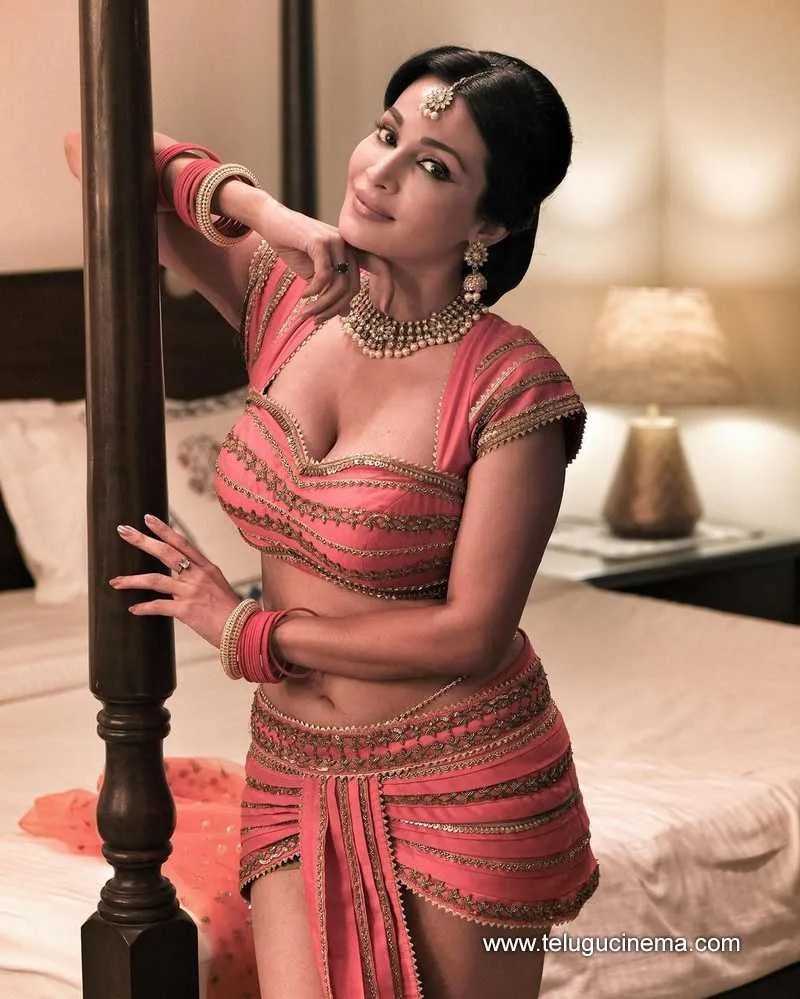 Florasaini Stills 061121 006 1