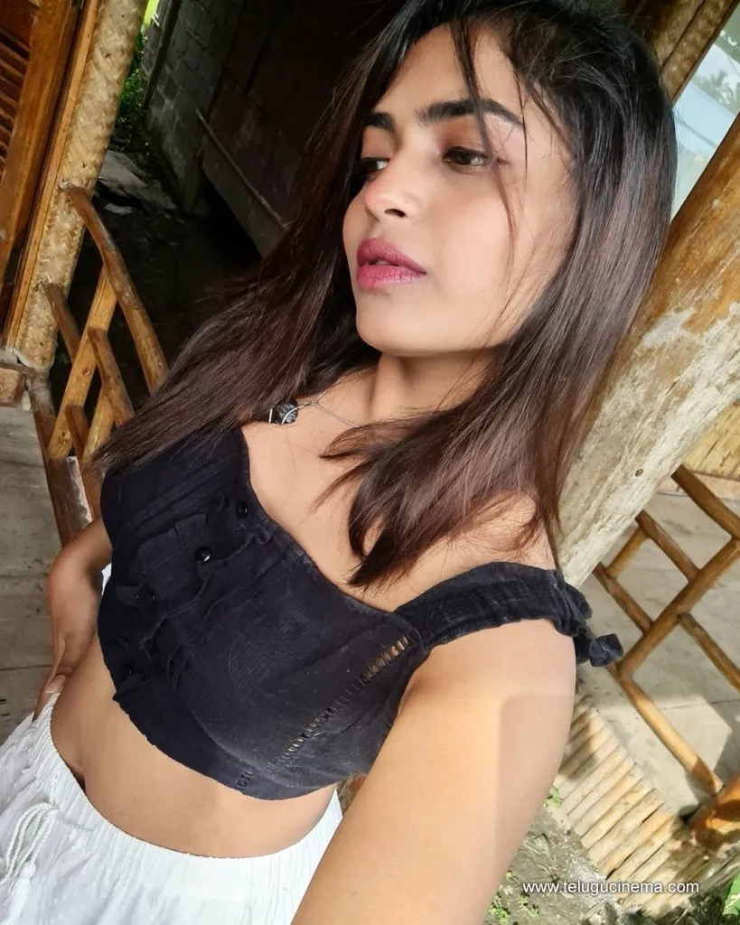 Harika Stills 01112100001
