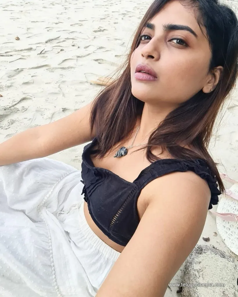 Harika Stills 01112100002
