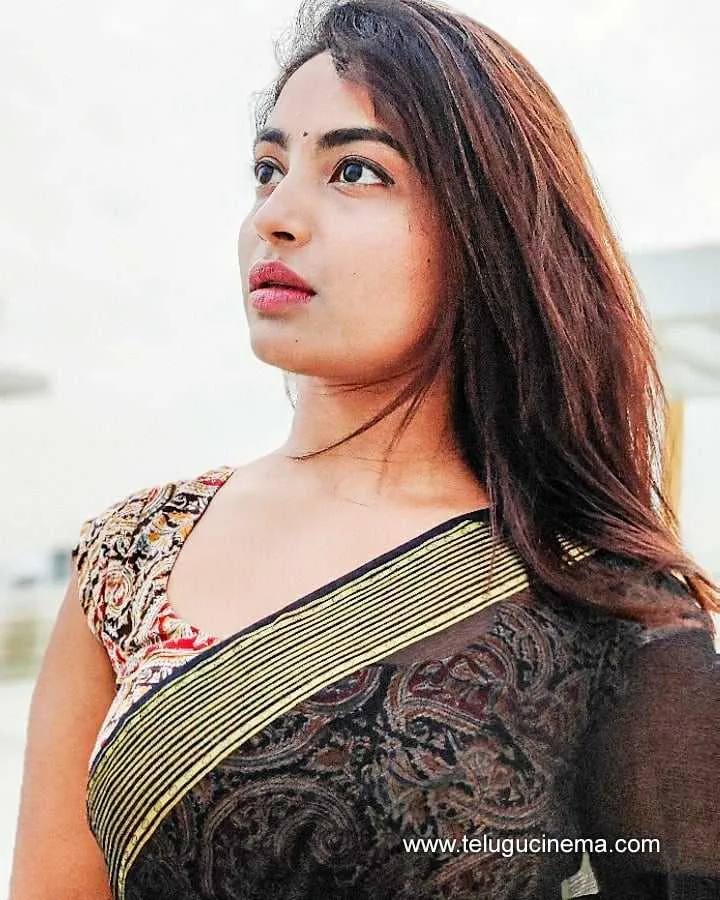 Harika Stills 041121 004