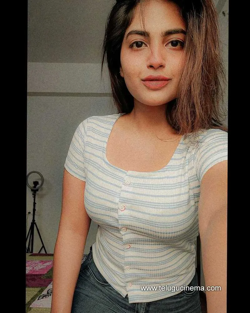 Harika Stills 091121 002