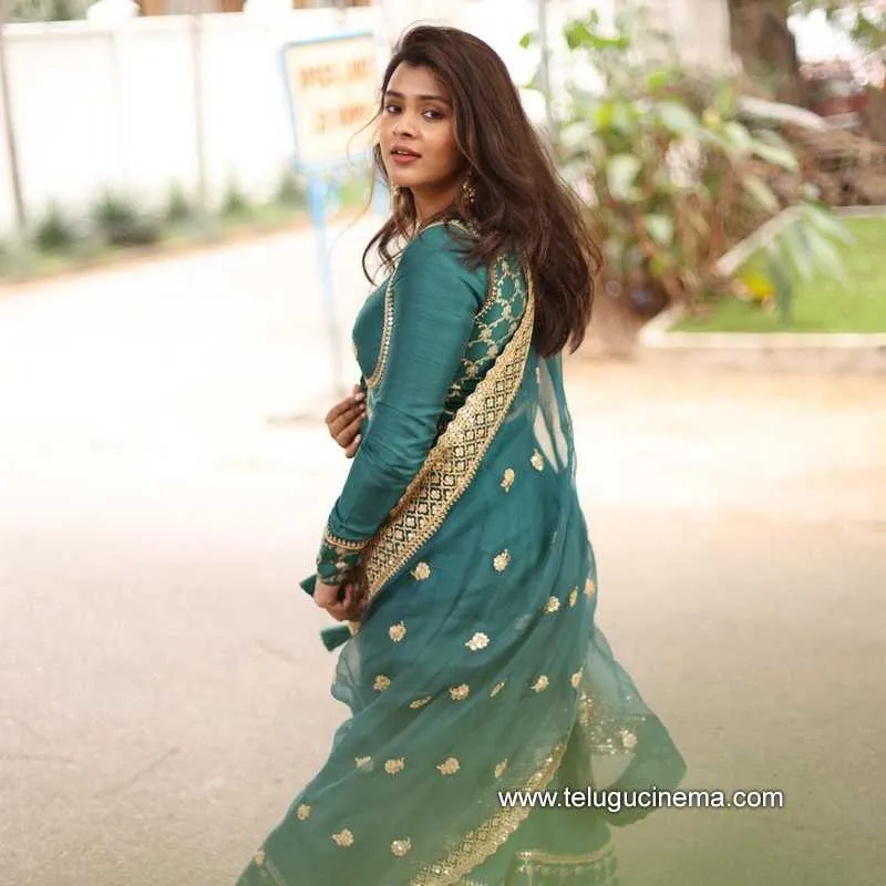 Hebbha Stills 301121 001