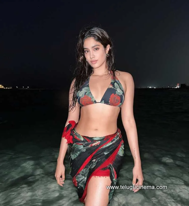Jahnvikapoor Stills 021121 003