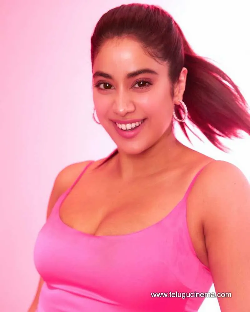 Janhvikapoor Stills 061121 003
