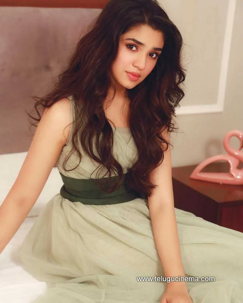 Kritishetty Stills 171121 001