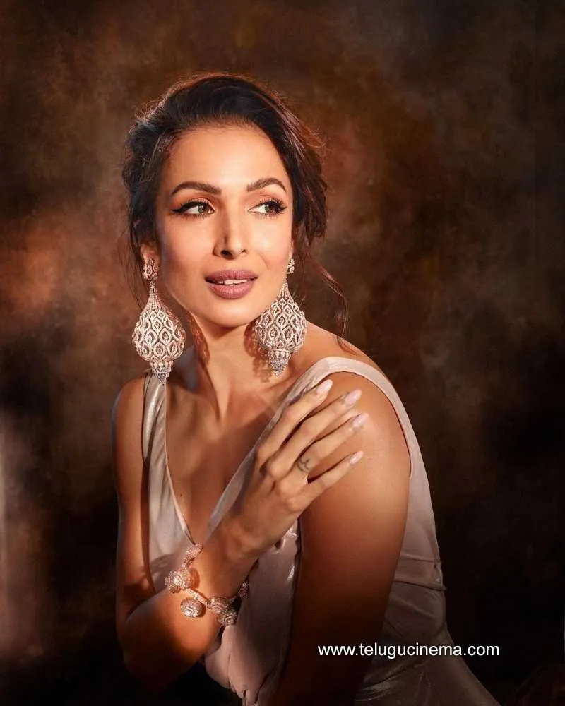 Malaika Stills 091121 003