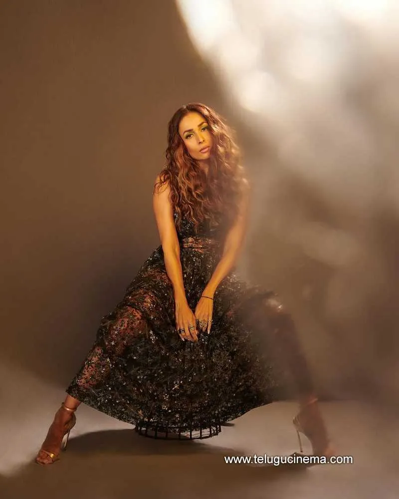 Malaika Stills 221121 002