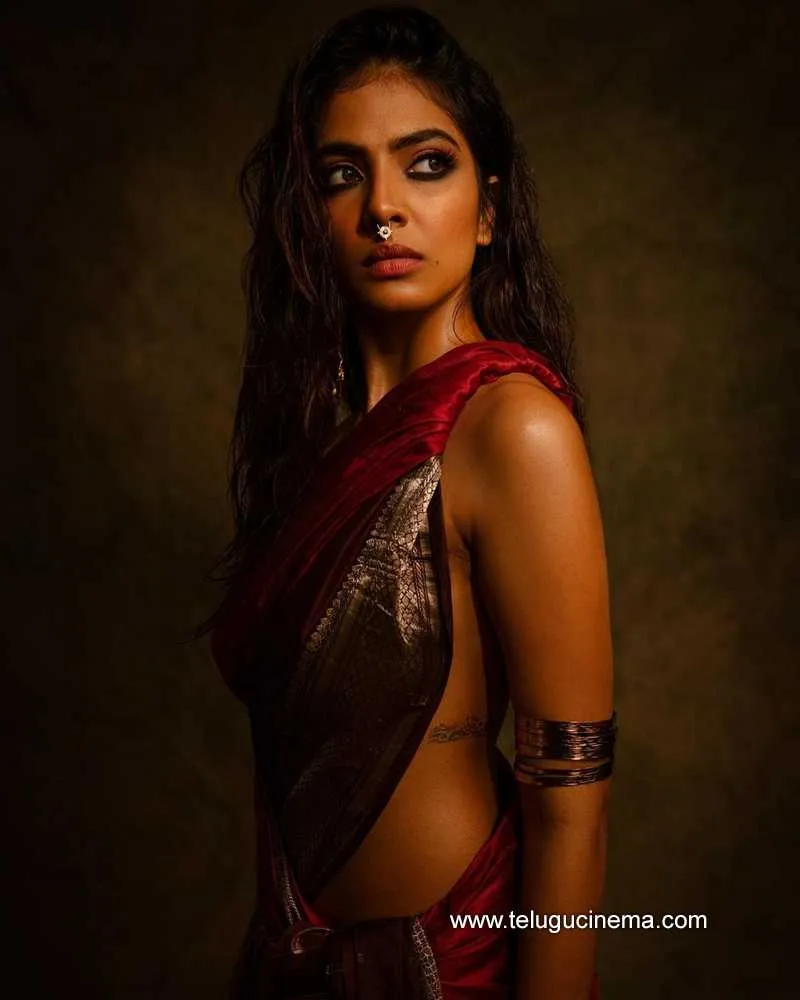 Malavikamohanan Stills 071121 001