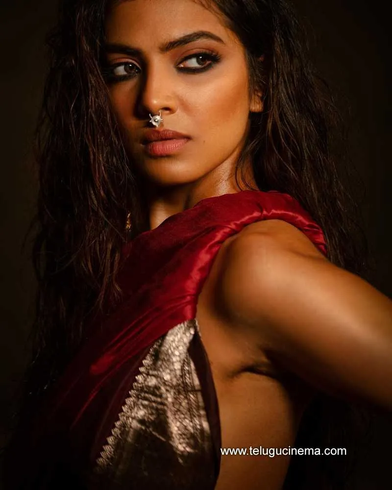 Malavikamohanan Stills 071121 002 1