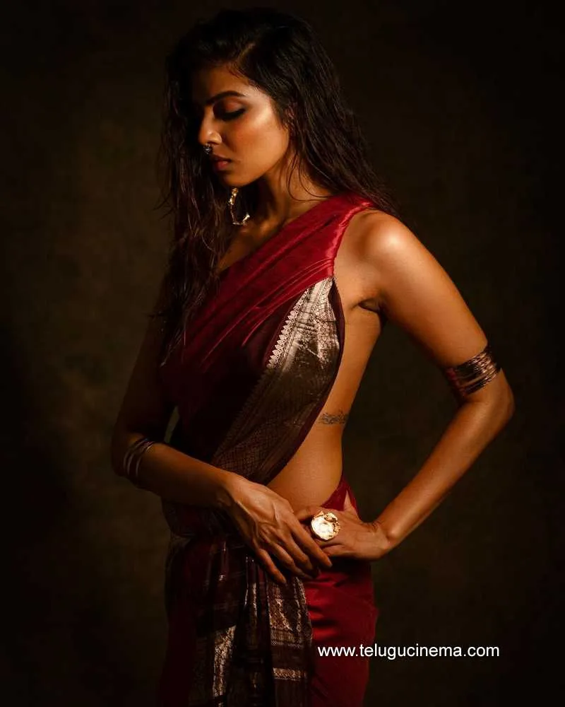 Malavikamohanan Stills 071121 004