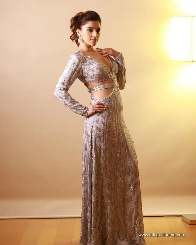 Mehreen Stills 01112100002