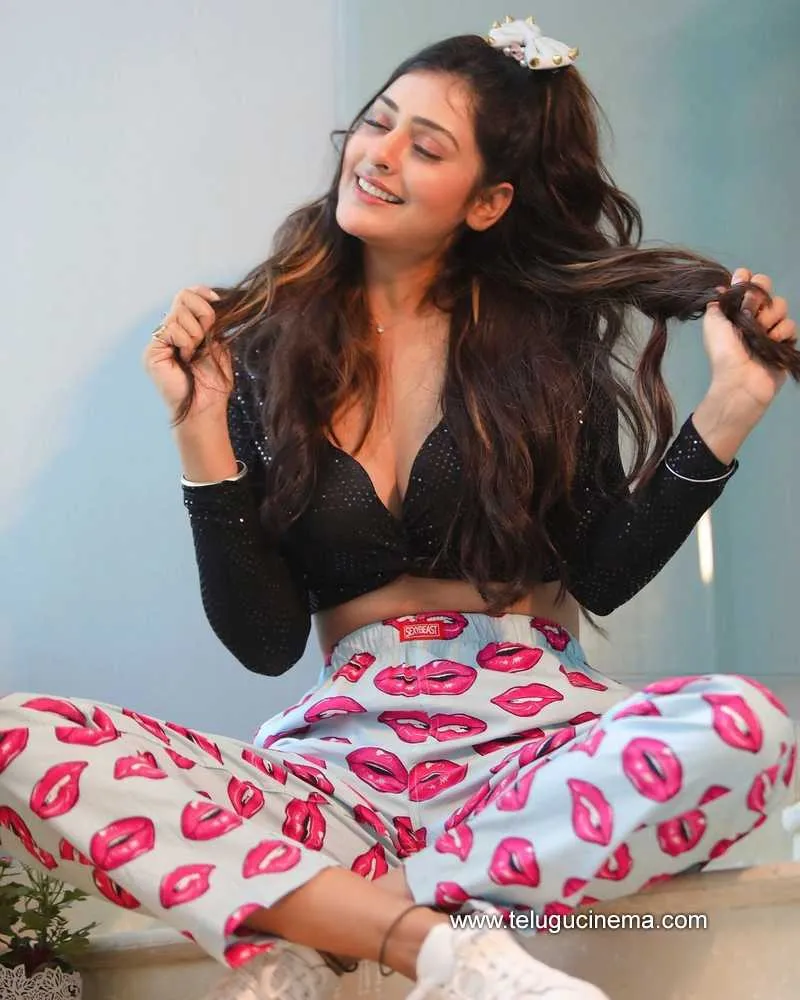Paayal Stills 231121 002