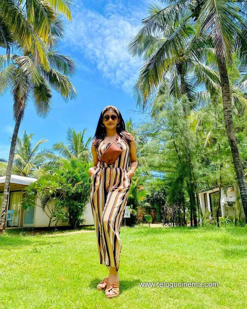 Poojajaveri Stills 171121 002