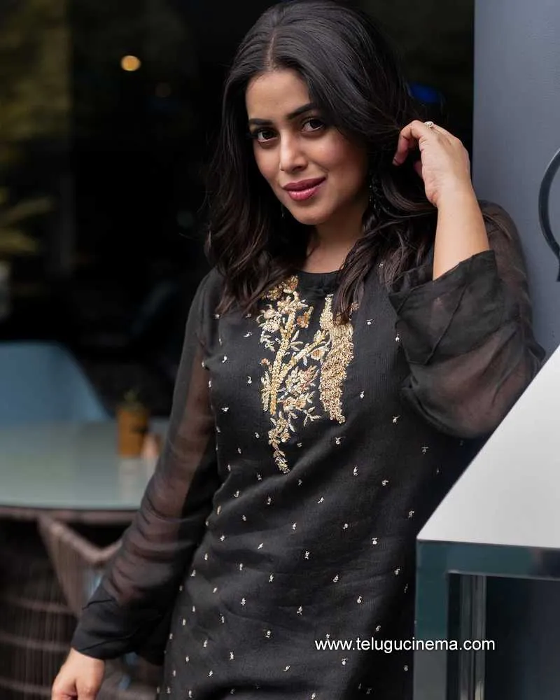 Poorna Stills 231121 001