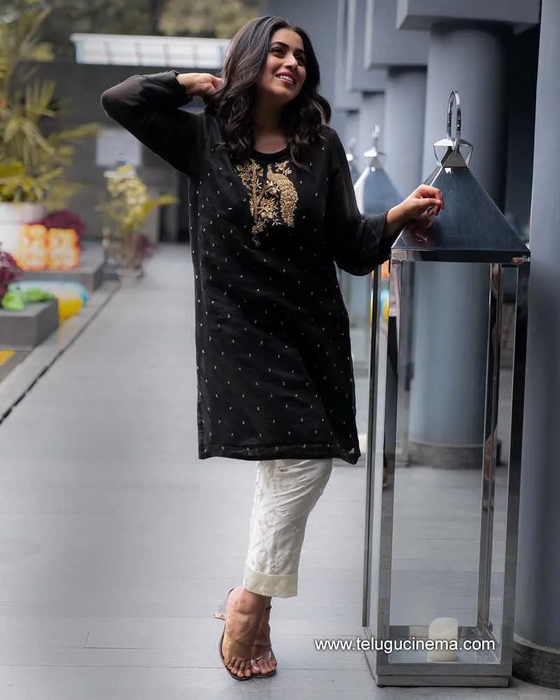 Poorna Stills 231121 004