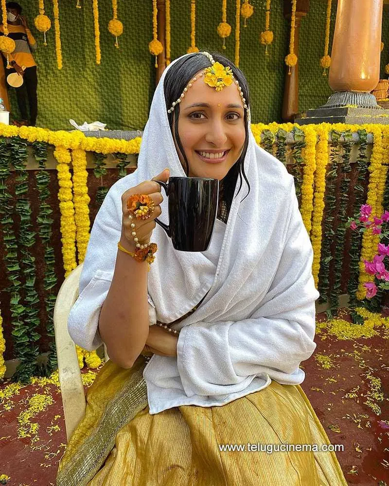 Pragya Stills 261121 002