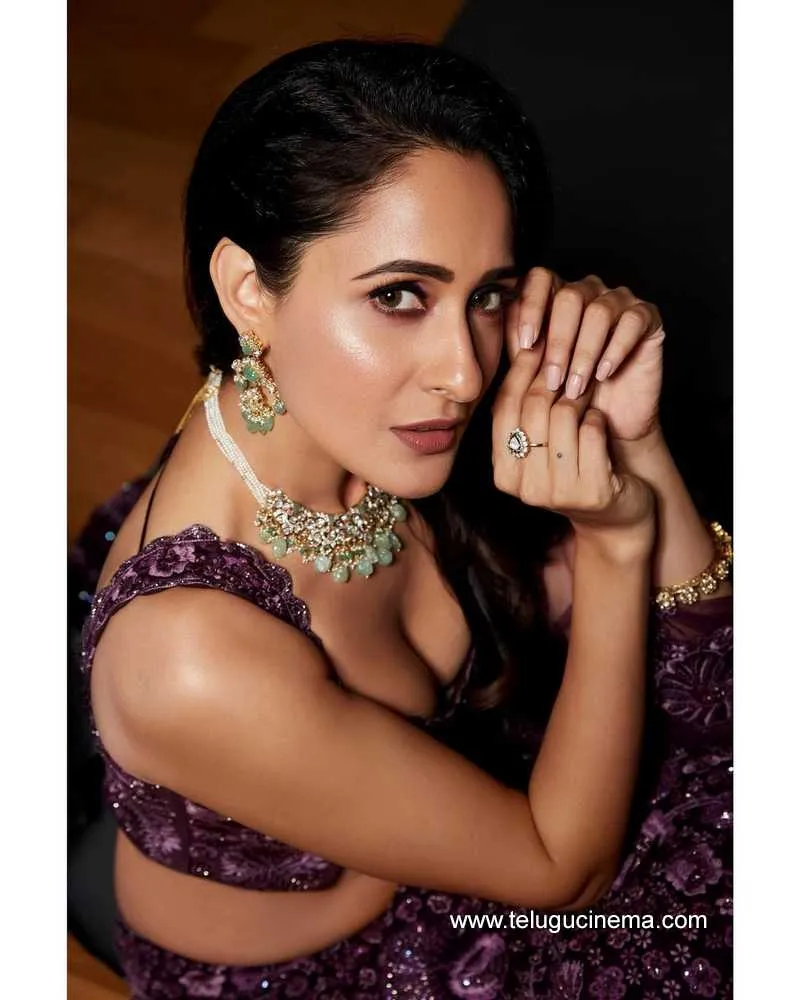 Pragyajaiswal Stills 291121 003