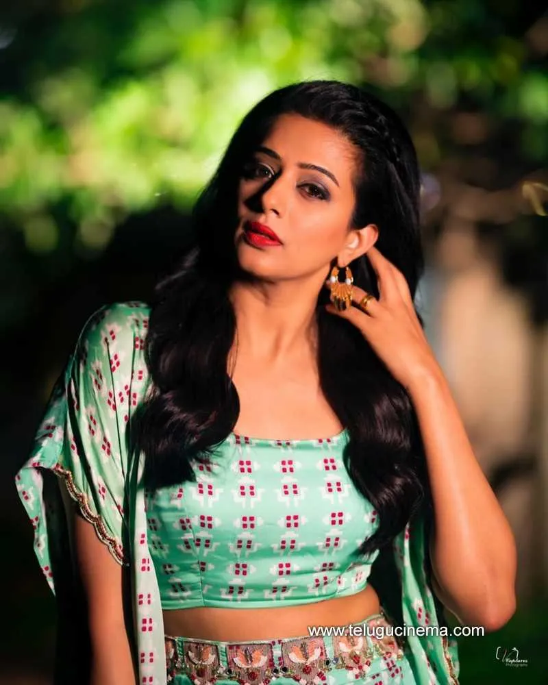 Priyamani Stills 091121 001