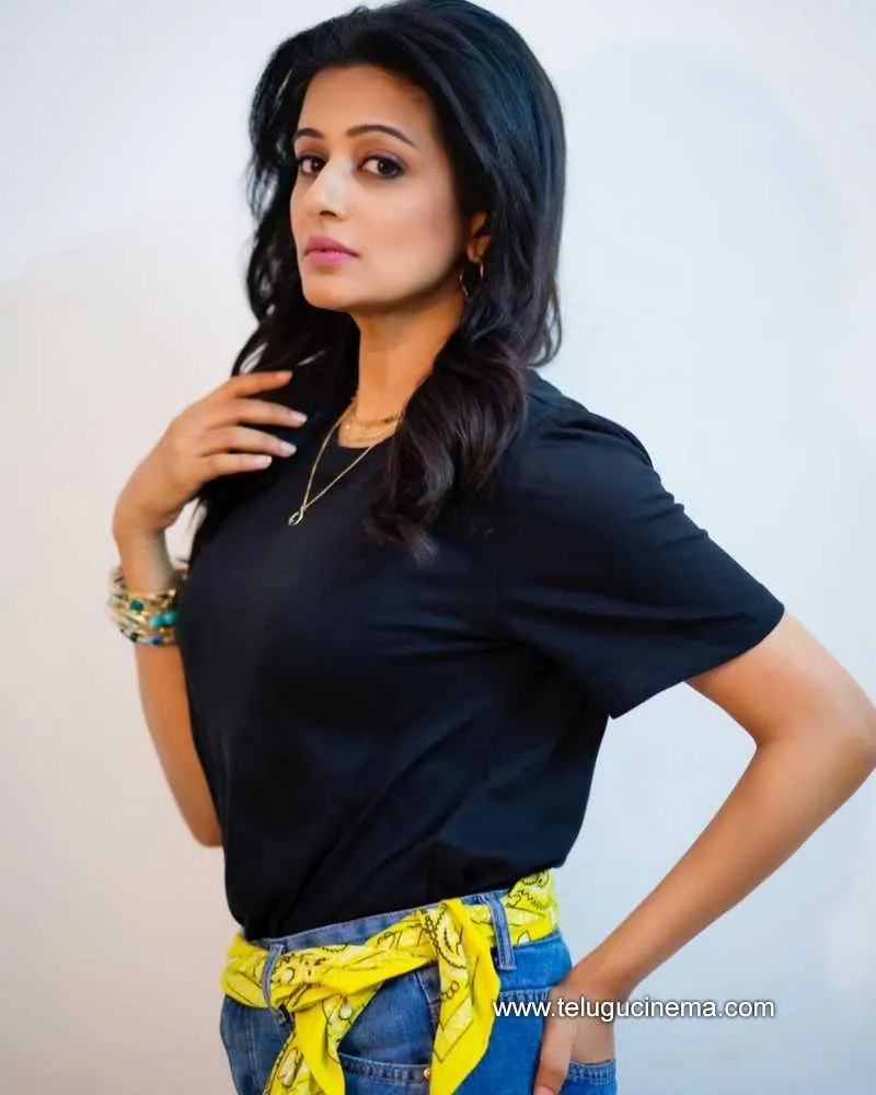 Priyamani Stills 241121 007