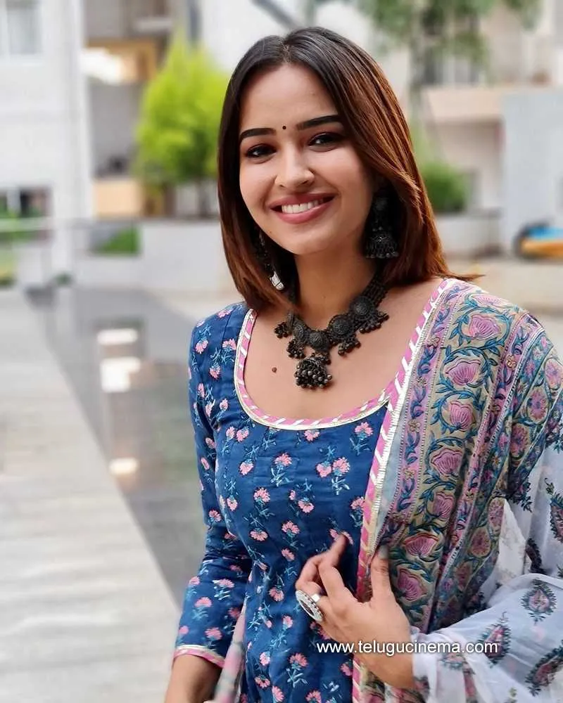 Pujithaponnada Stills 071121 002