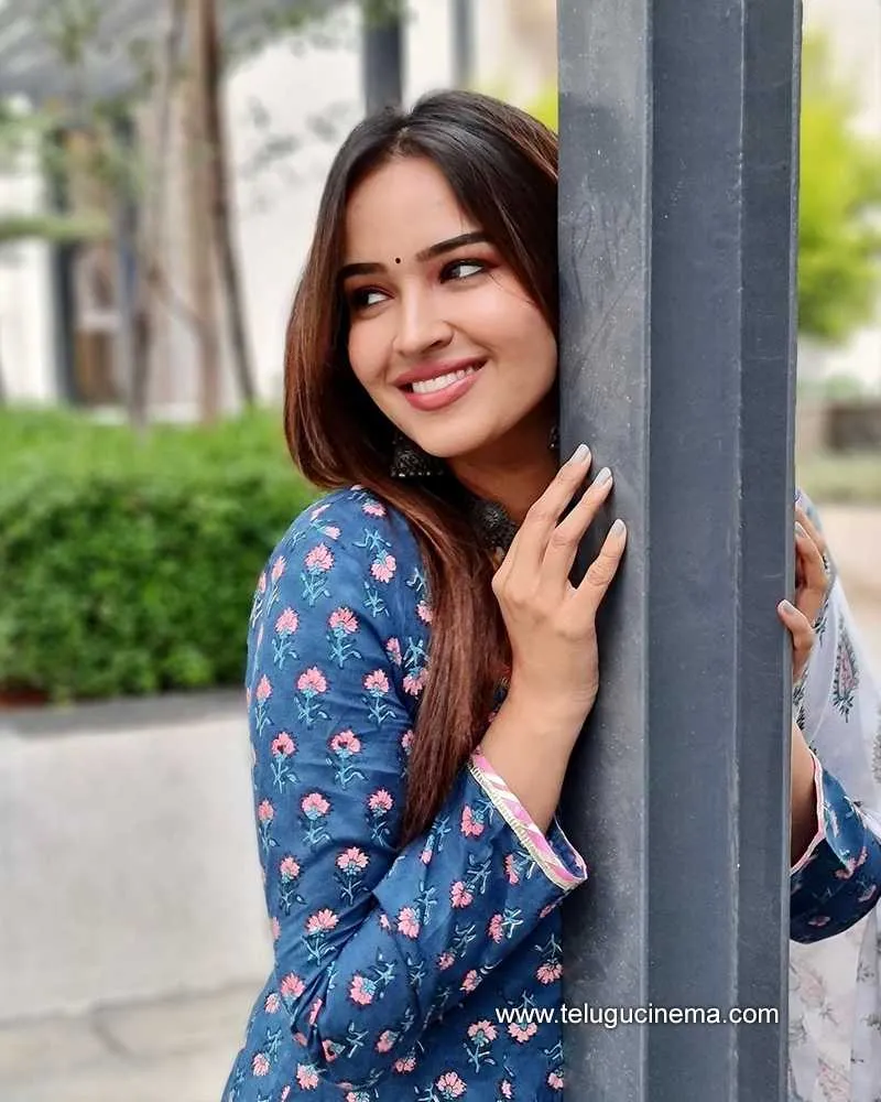Pujithaponnada Stills 071121 004