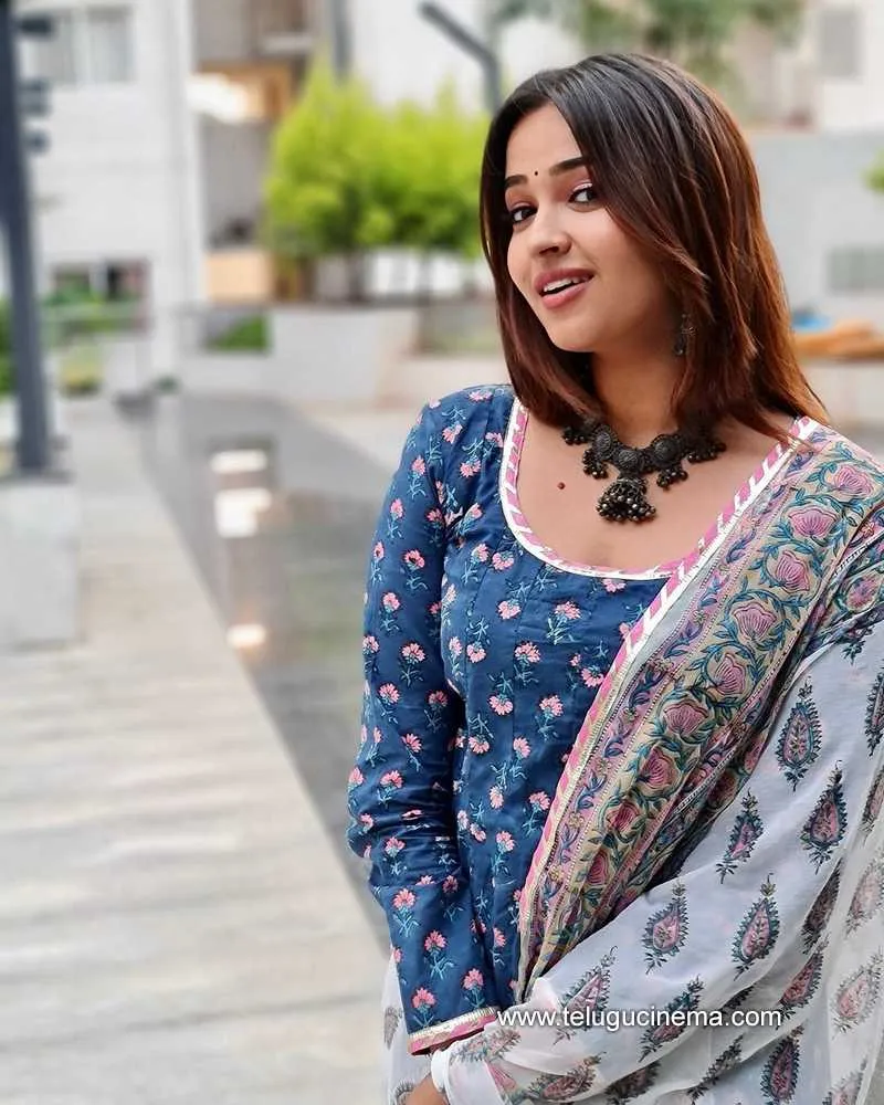 Pujithaponnada Stills 071121 006