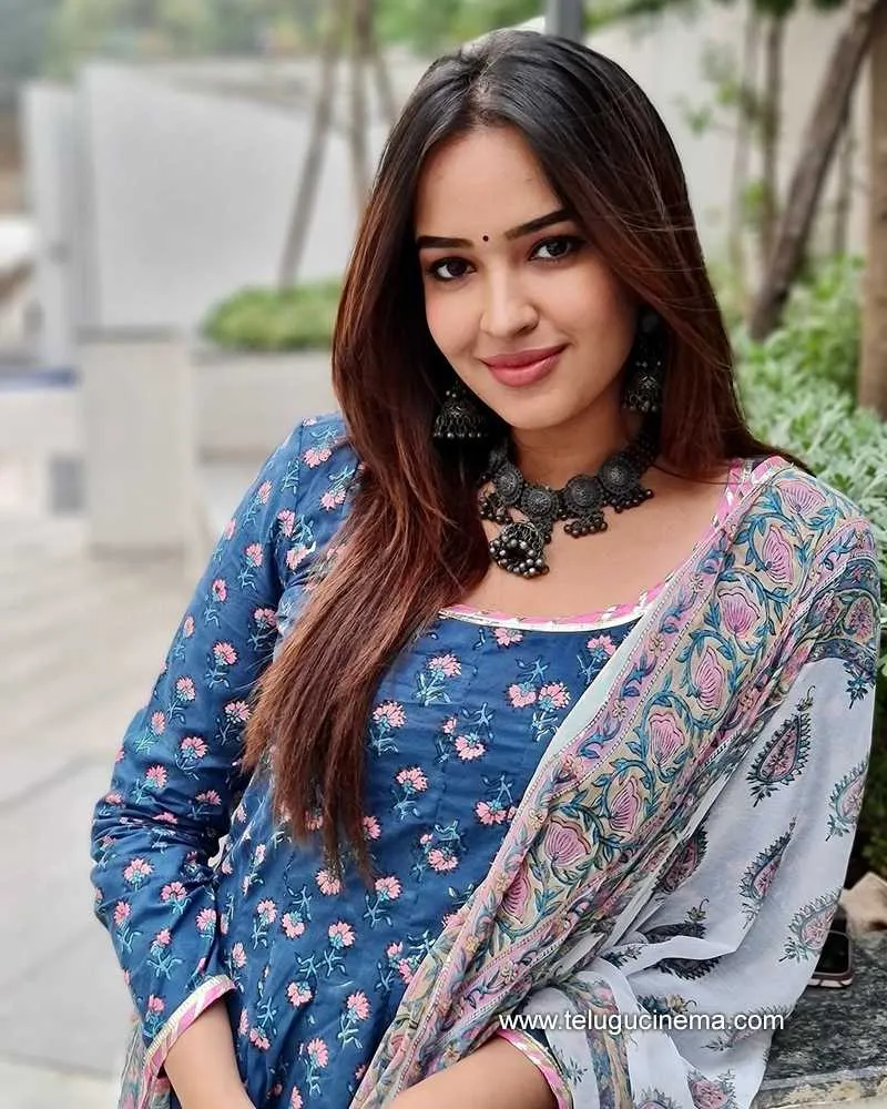 Pujithaponnada Stills 071121 008