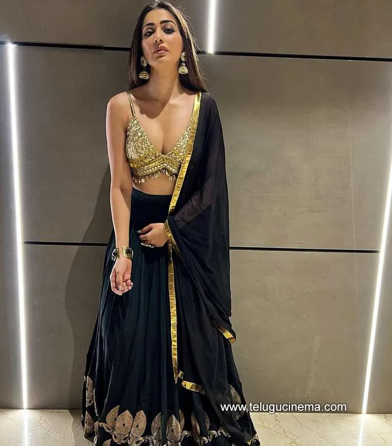 Raailaxmi Stills 091121 005