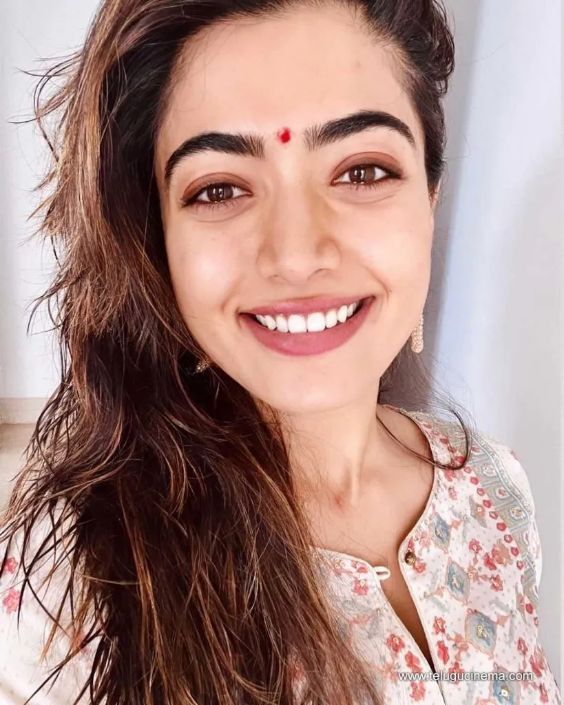 Rashmika Stills 041121 002 1