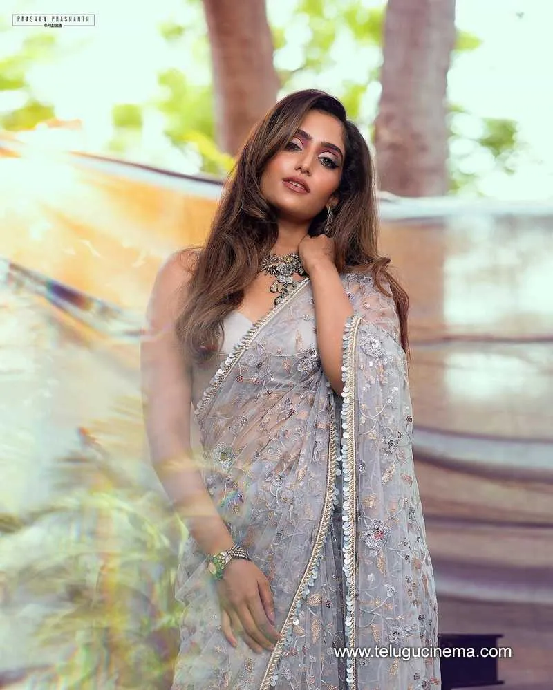 Rebamonica Stills 051121 005