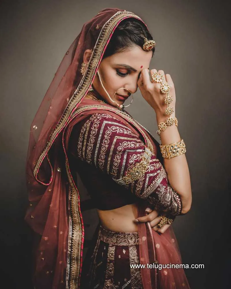 Samantha Stills 231121 002