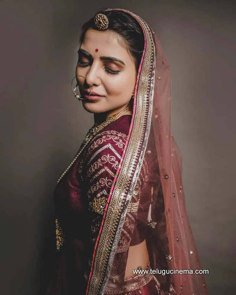 Samantha Stills 231121 003
