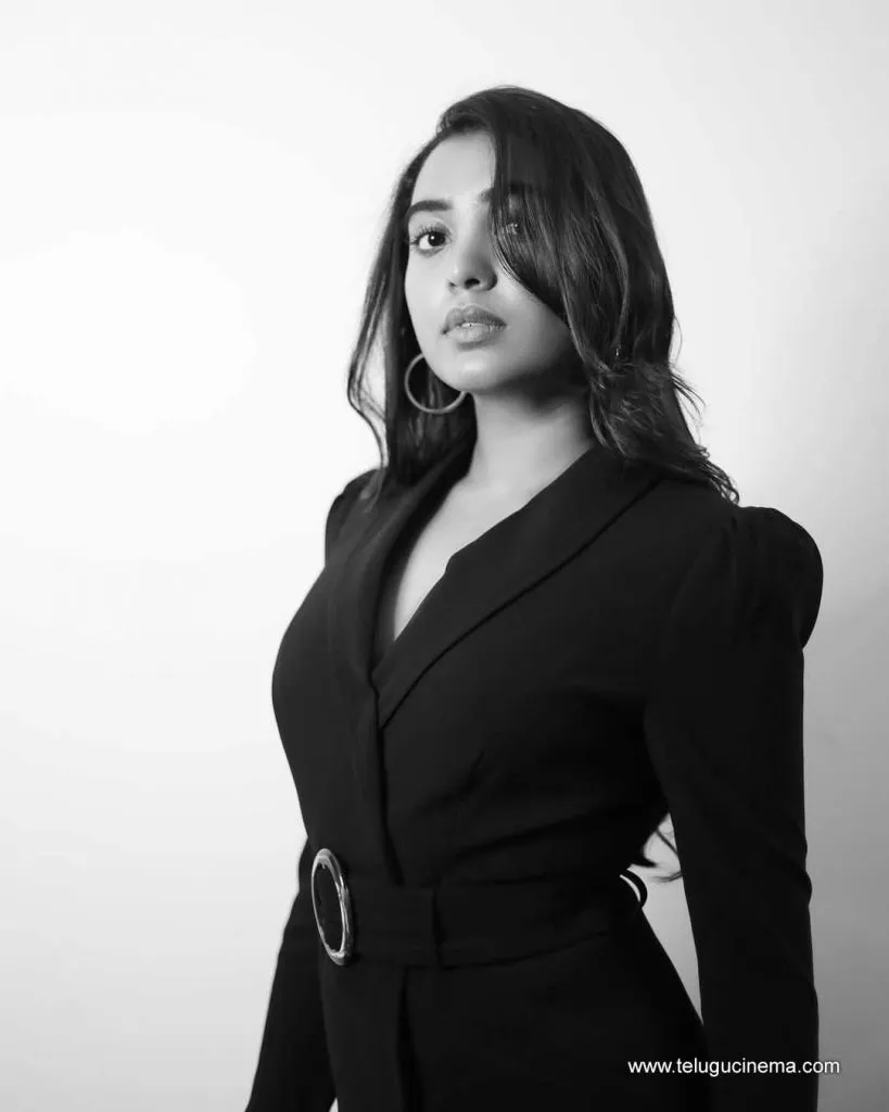 Shivanthmika Stills 021121 002