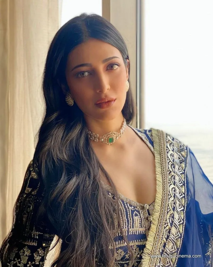 Shruthihasan Stills 01112100001