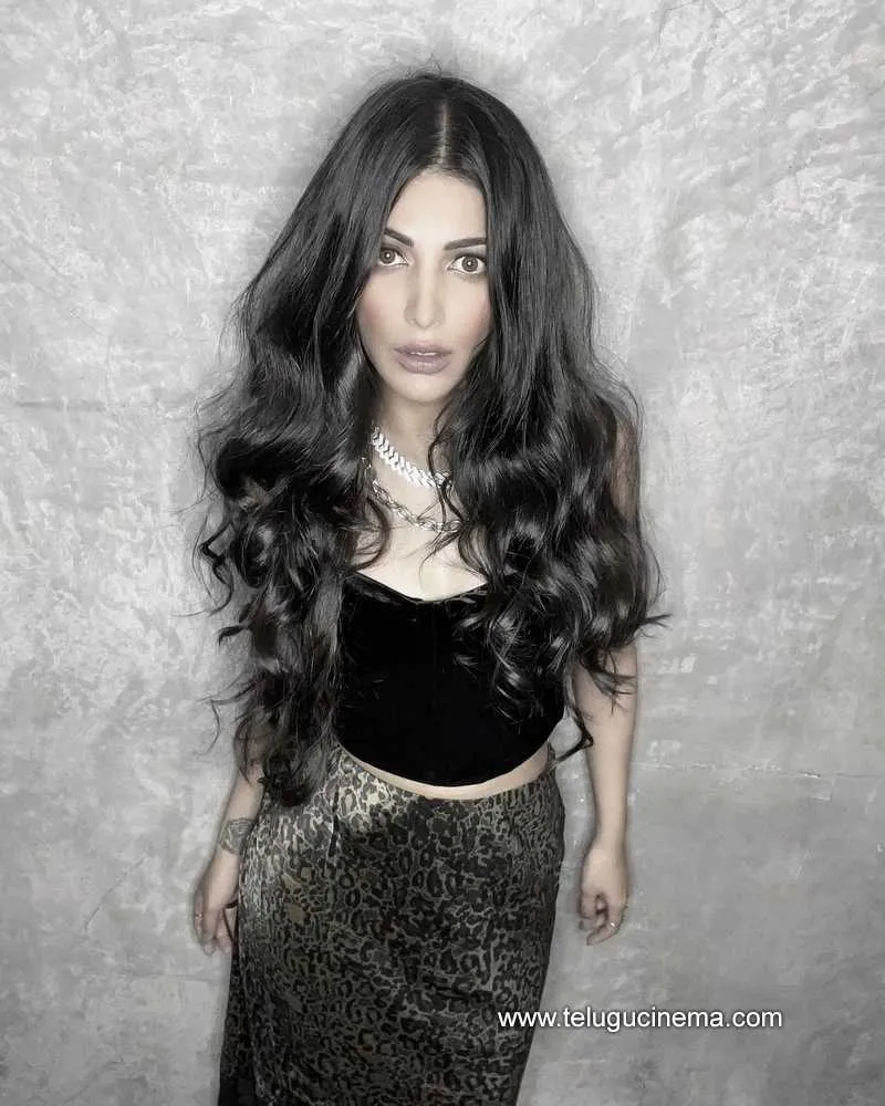 Shruthihasan Stills 091121 006