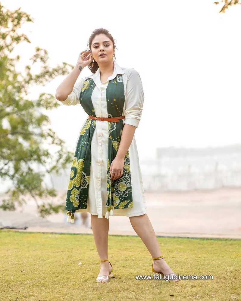 Sreeemukhi Stills 181121 003