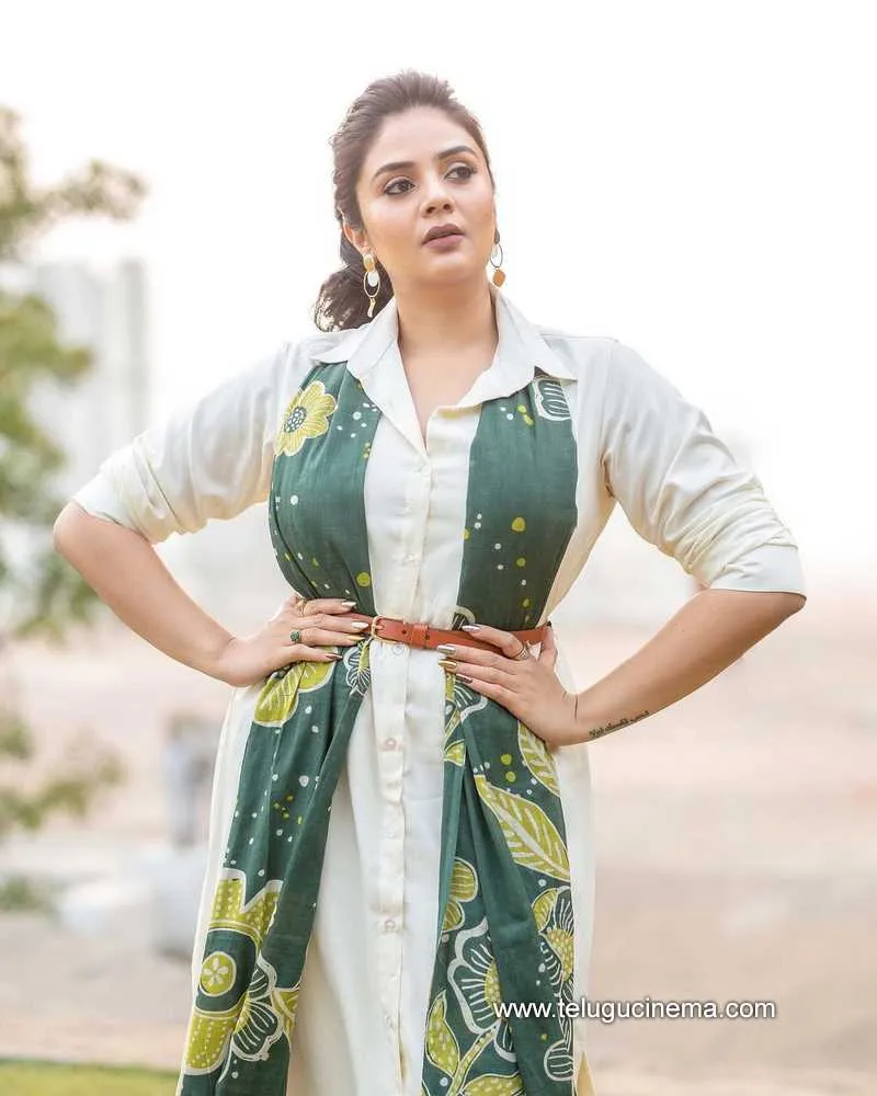 Sreeemukhi Stills 181121 005