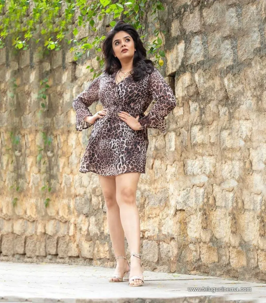 Sreemukhi Stills 041121 006