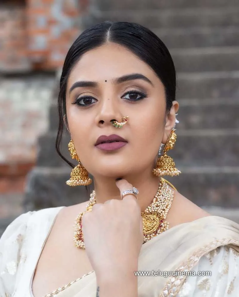Sreemukhi Stills 271121 003