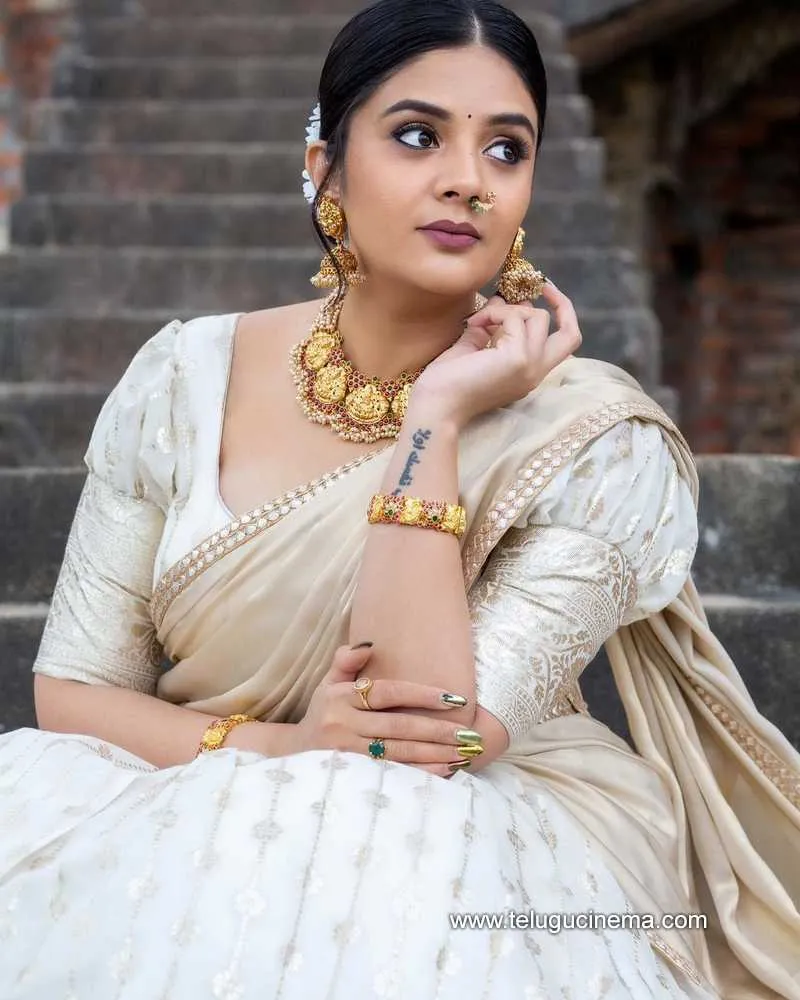 Sreemukhi Stills 271121 007