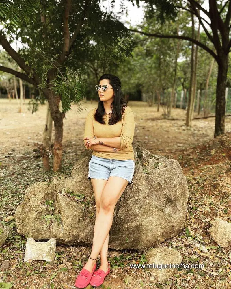 Varalaxmi Stills 231121 002