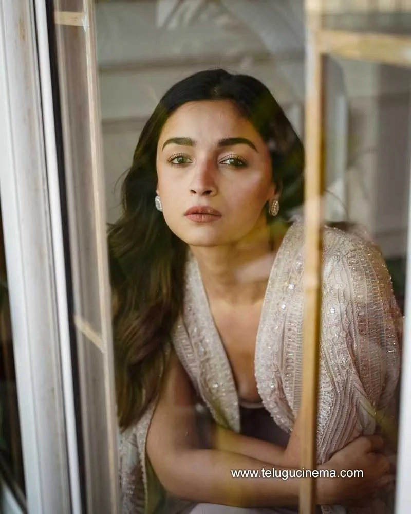 Aliabhat Stills 221221 001