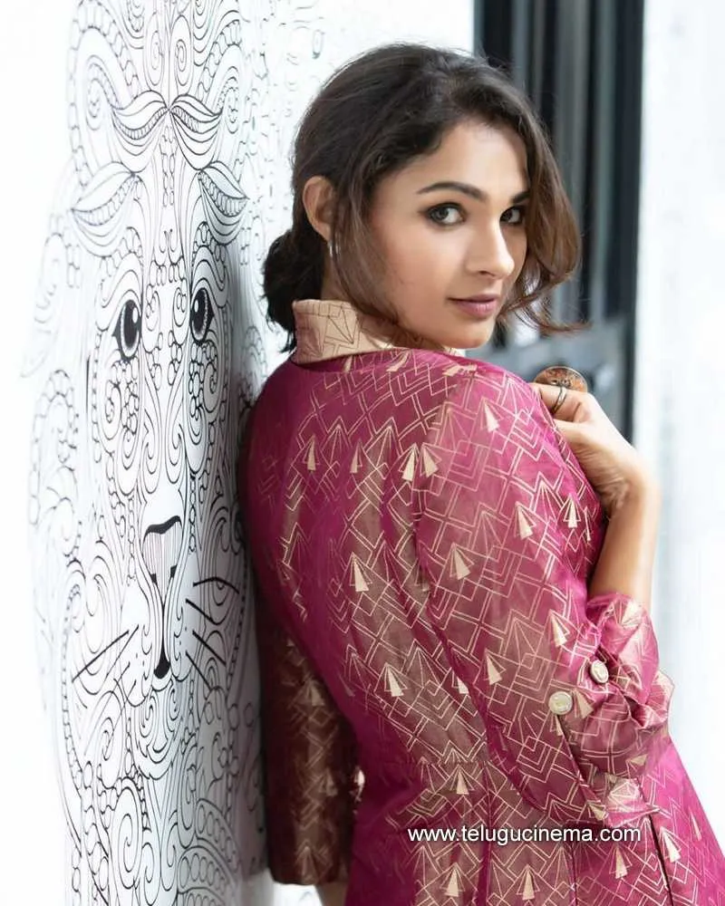 Andrea Stills 271221 002