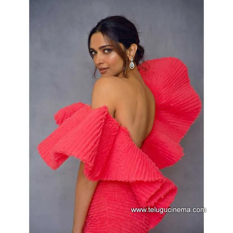 Deepika Stills 161221 001